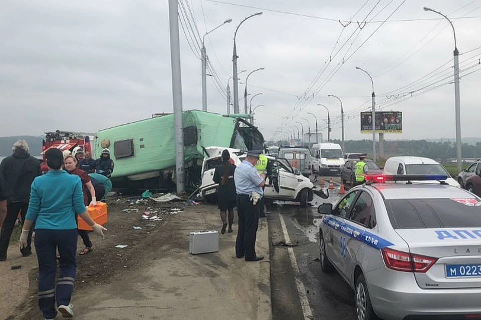 Водитель автобуса, который устроил смертельное ДТП на плотине в Иркутске не проходил медицинский осмотр перед выходом на маршрут. Фото: ГУ МВД России по Иркутской области.