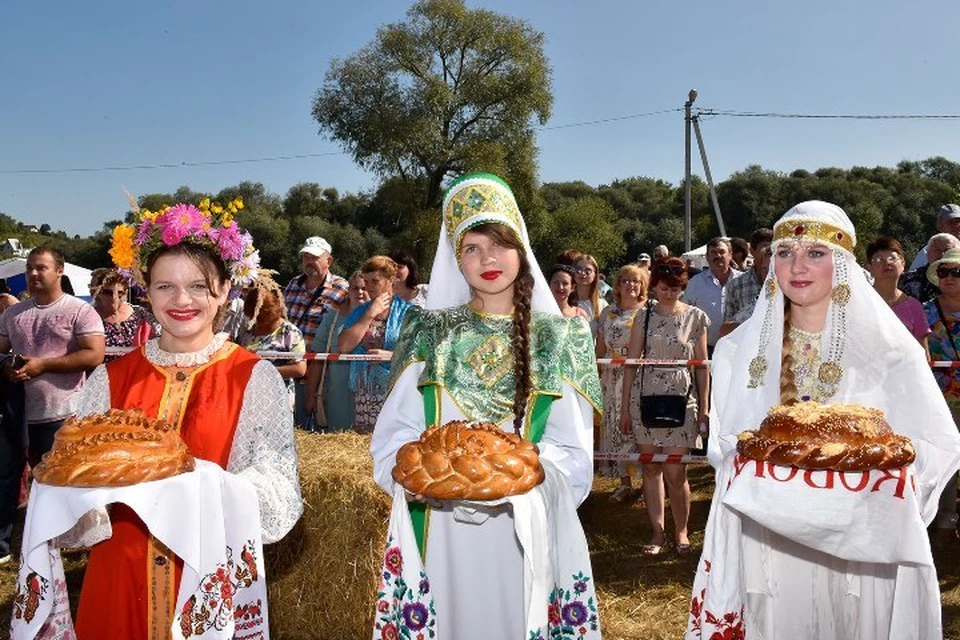 Каждый район представит свое подворье.