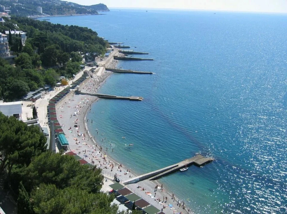 Южный берег Крыма всегда привлекал максимальное количество туристов.