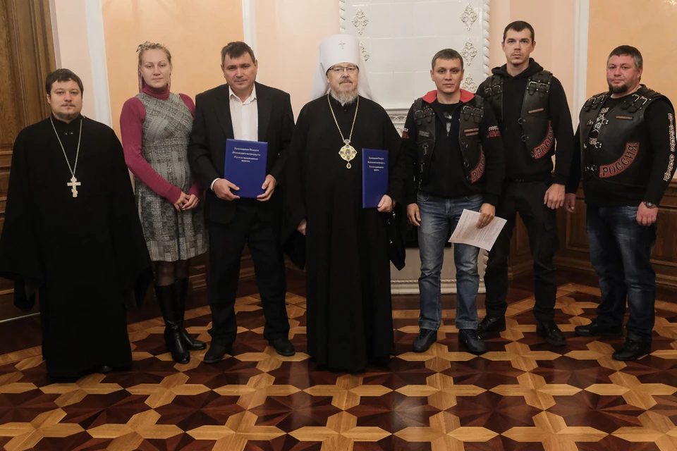 Красноярская епархия подписала документ о сотрудничестве с мотоклубом «Ночные волки». Фото Руслана Попова