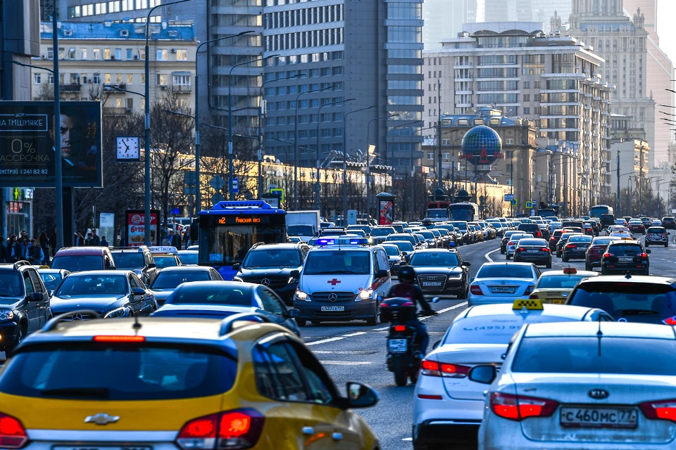 На Радио "Комсомольская правда" речь пойдет о московских автомобильных пробках.