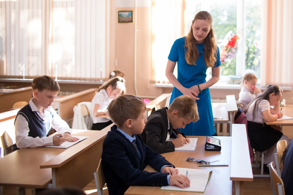 В преддверии Дня учителя, который страна будет праздновать 5 октября, при поддержке департамента образования мэрии Ярославля мы проводим конкурс «Классный учитель»