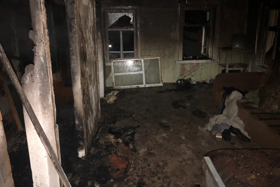 Пожар начался в половине дома, где проживал мужчина. Фото СУ СКР по Саратовской области