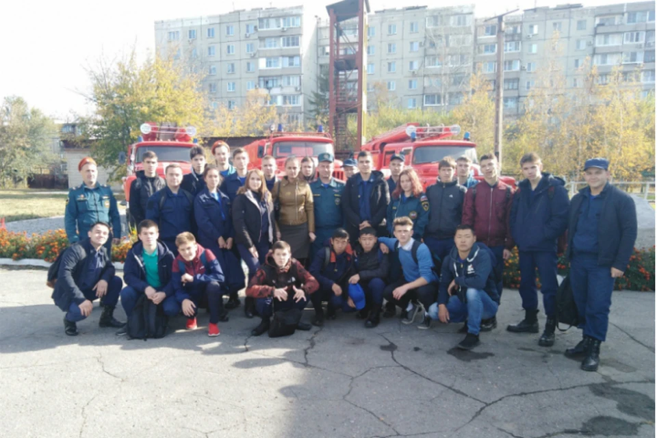 Новому поколению пожарных в Хабаровске дали шанс поучиться у героев