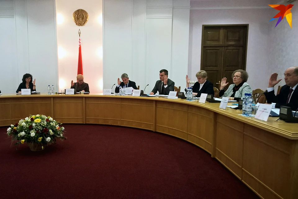 На заседании Центризбиркома Беларуси были представлены претенденты на места в верхней палате парламента от областей и Минска.