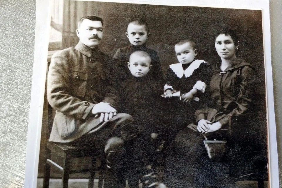 Семья Феоктистовых, 1915 год. Фото: личный архив.