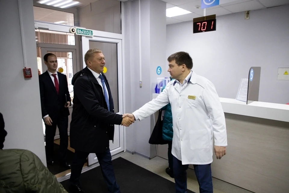 Рейд начался с поликлиники на улице Университетской.