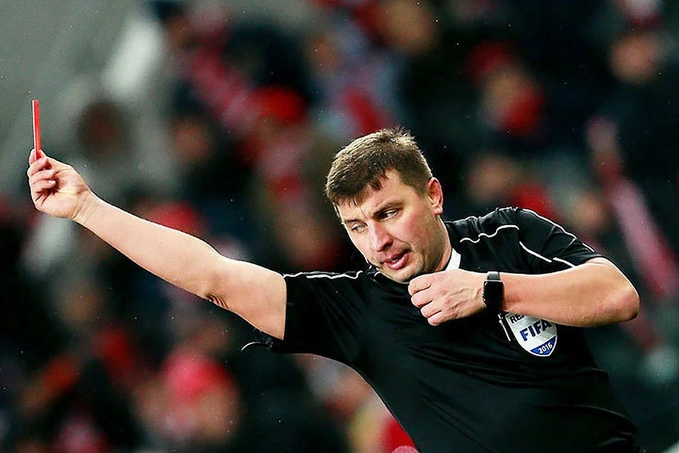 Арбитра Михаила Вилкова отстранили от судейства на матчах РПЛ.