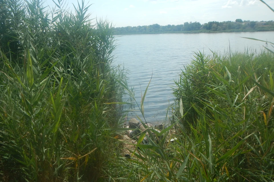 Тело жертвы достали со дна Михайловского озера. Фото: СКР