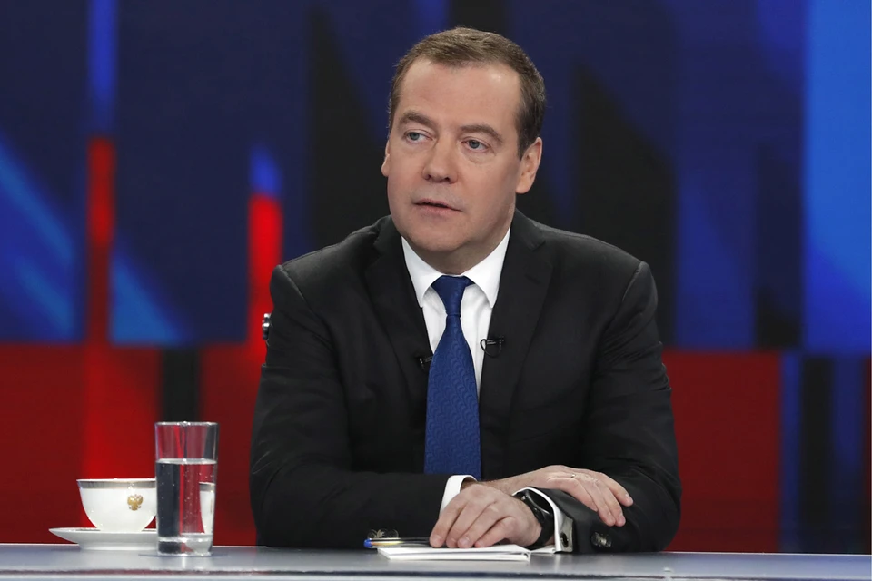 Премьер-министр РФ Дмитрий Медведев во время ежегодного итогового интервью представителям российских телеканалов. Фото: Дмитрий Астахов/ТАСС