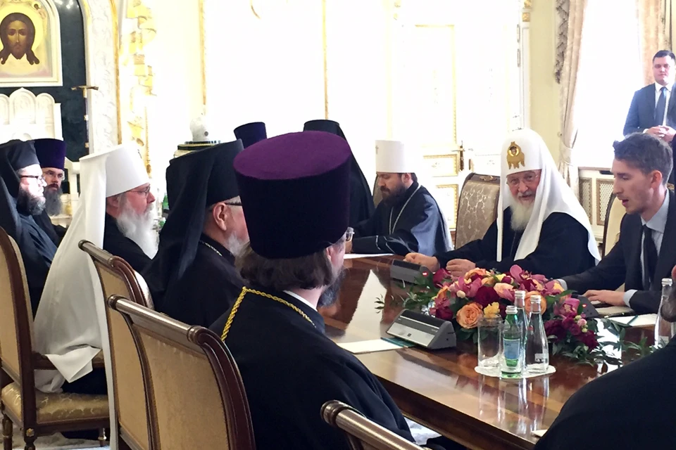 Предстоятели Русской и Американской православных церквей отслужили совместный молебен и сели за стол переговоров