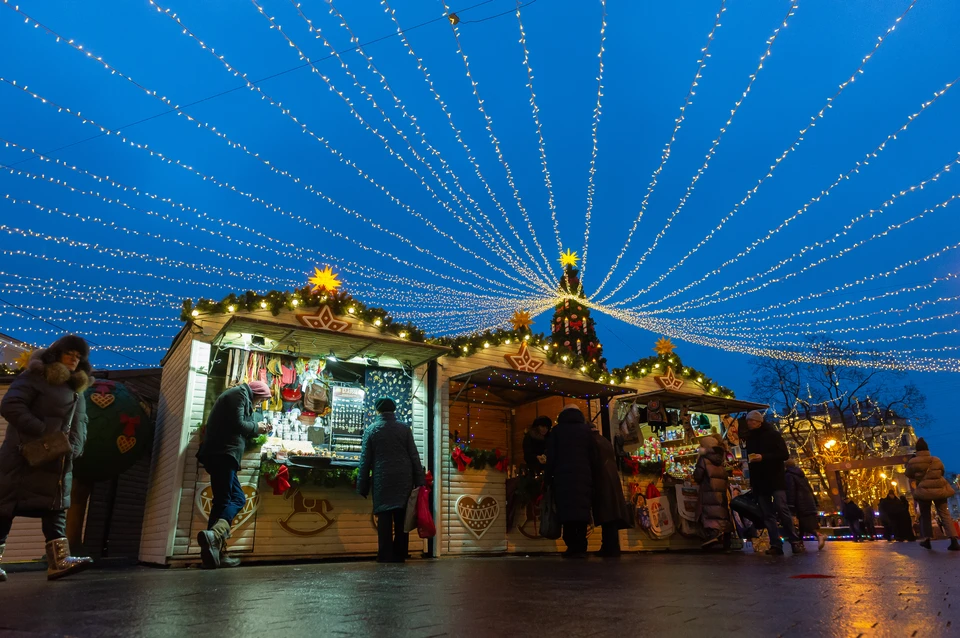 Рождественская ярмарка начала работать в историческом центре Петербурга