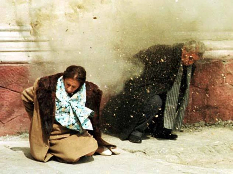 Расстрел Николая и Елены Чаушеску, 25 декабря 1989 года. Ceauşescu execution / wikipedia.