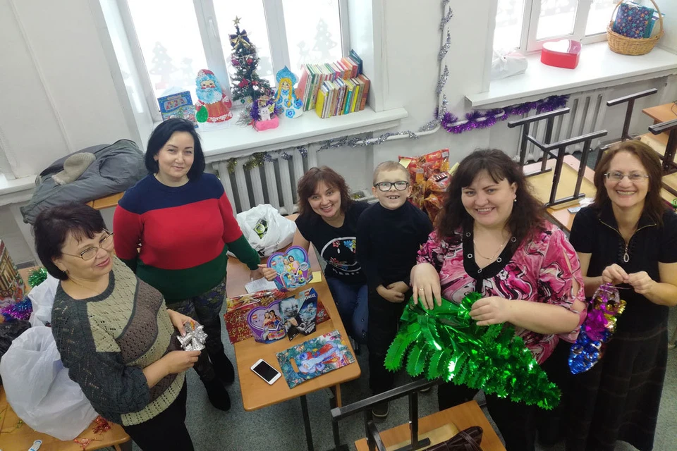 Надежда Брылякова посередине