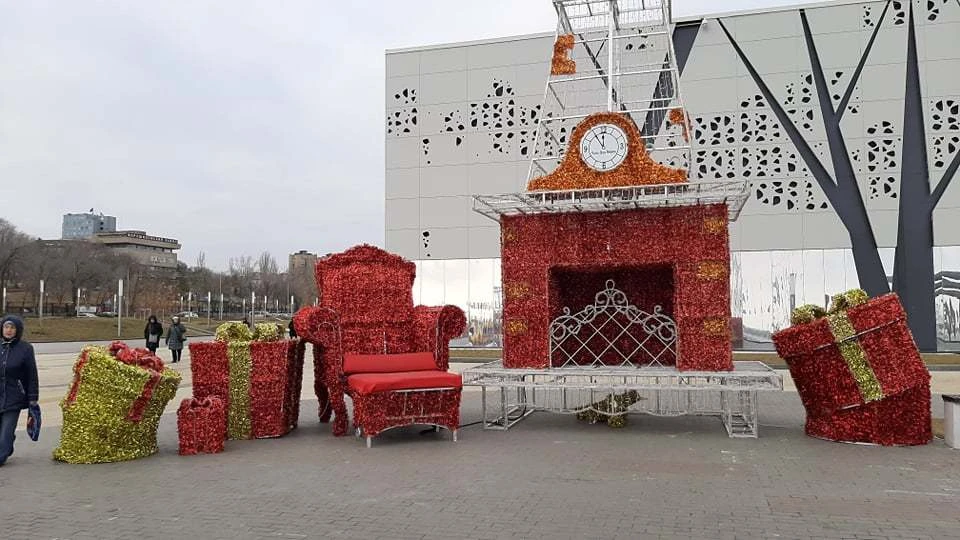 Ребят ждут на большой праздник.