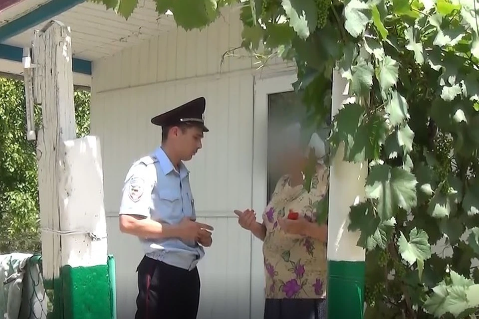 Капитан полиции бросился в одиночку защищать от вооруженного разбоя. Фото: кадр видео