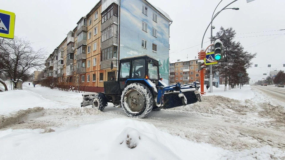 В Кузбассе 1,6 тысяч уборочных машин борется с последствиями снегопада. ФОТО: Администрация Кемеровской области