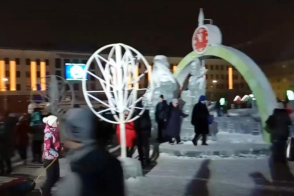 вечерний красноярск театральная площадь. театральная площадь ульяновск.
