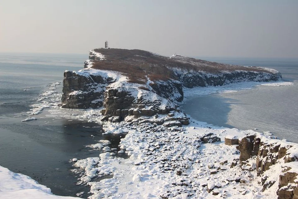 В некоторых районах Приморья снег, температура до -34°C