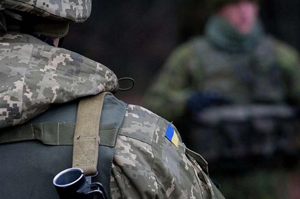 Украинские военные воруют оружие.Фото: warfiles.ru