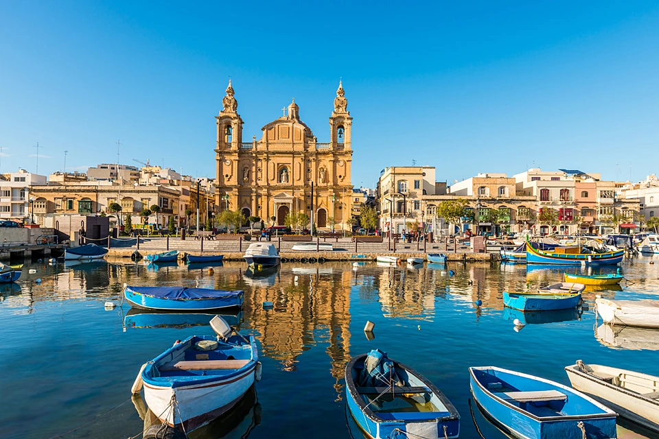 Получить так называемый «золотой паспорт» Мальты непросто - претендовать на этот документ могут лишь состоятельные граждане