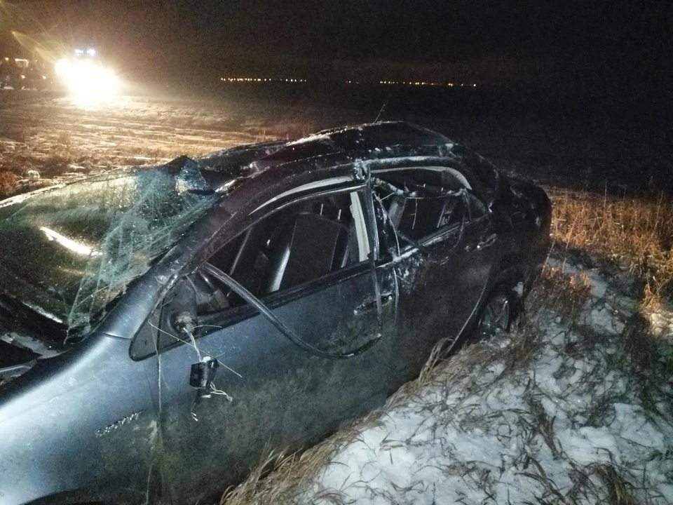 Водитель погиб в машине, улетевшей в кювет. Фото: ГУ МВД РФ по Самарской области