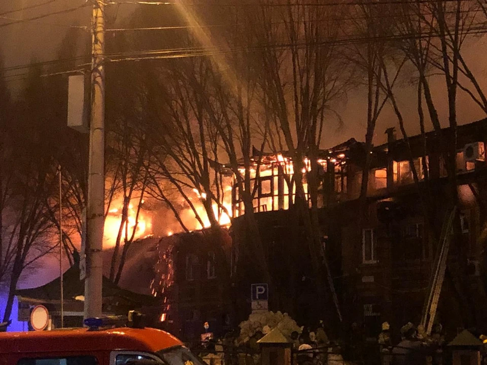 Пожар тушили несколько часов. Фото: ГУ МЧС РФ по Самарской области