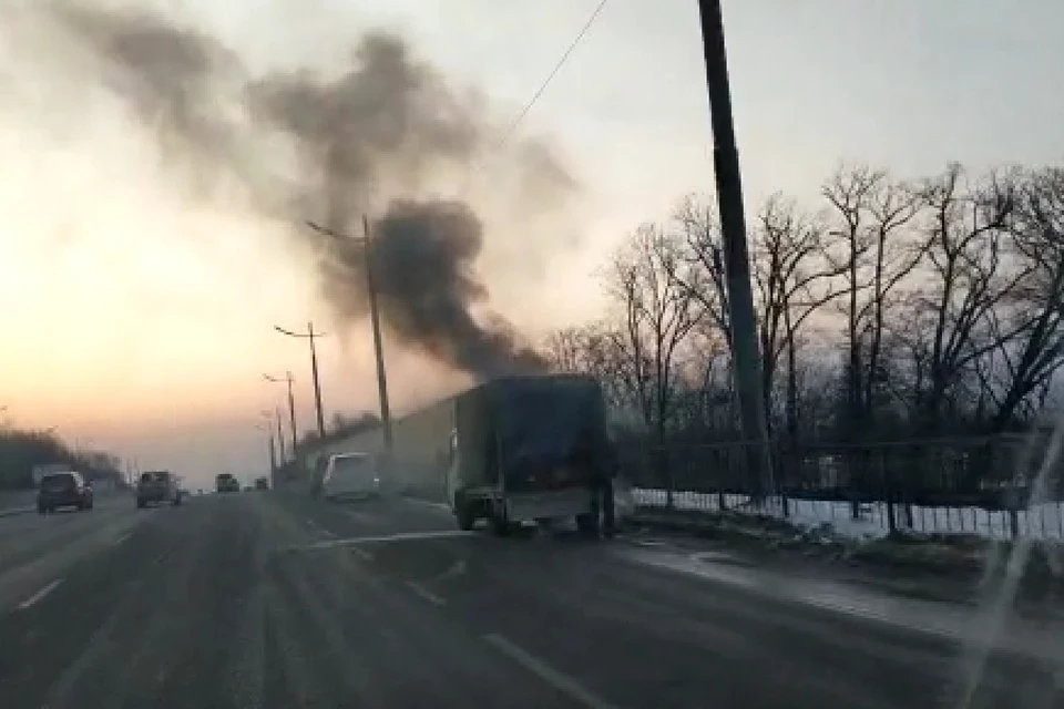 Автомобилисту помогли очевидцы. Фото: print screen видео