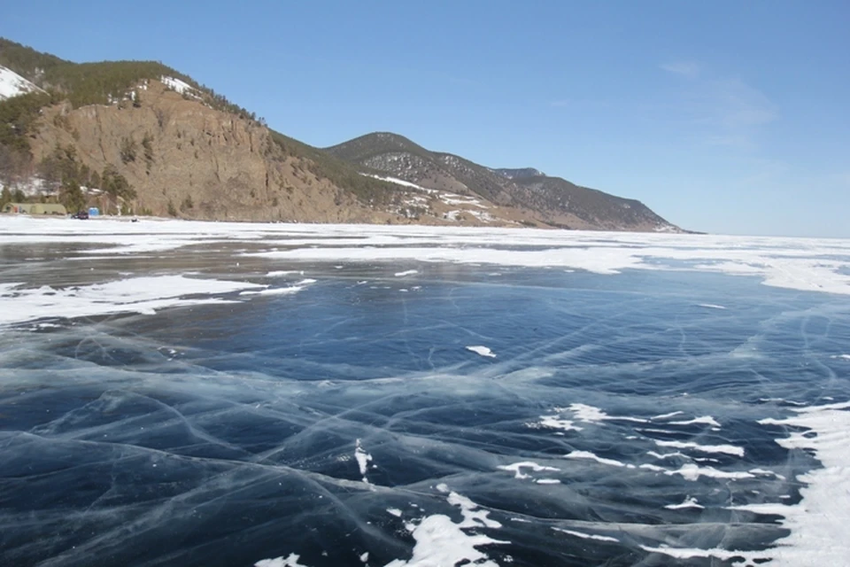 МЧС: ледовый переход Ангасолка-Слюдянка небезопасен