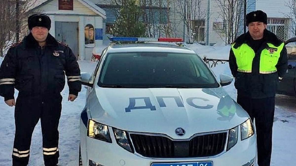 Сотрудники ГИБДД Нижневартовского района помогли потерявшей сознание  девочке - KP.RU