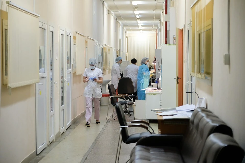 Из-за угрозы распространения китайского вируса больницу перевели в режим повышенной готовности.