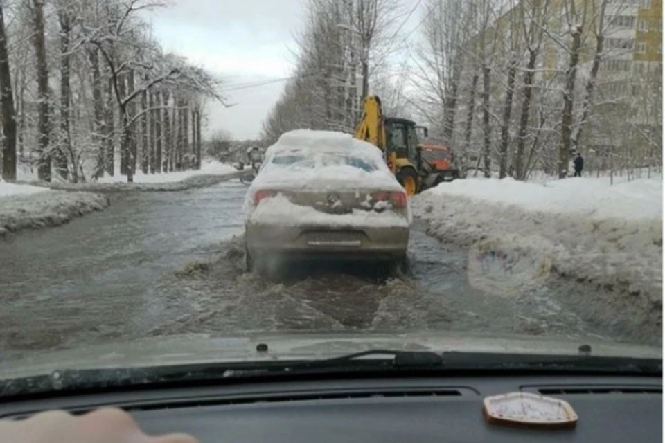 Потоп на улице Липатова. Фото: страница в Instagram группы chp_59.