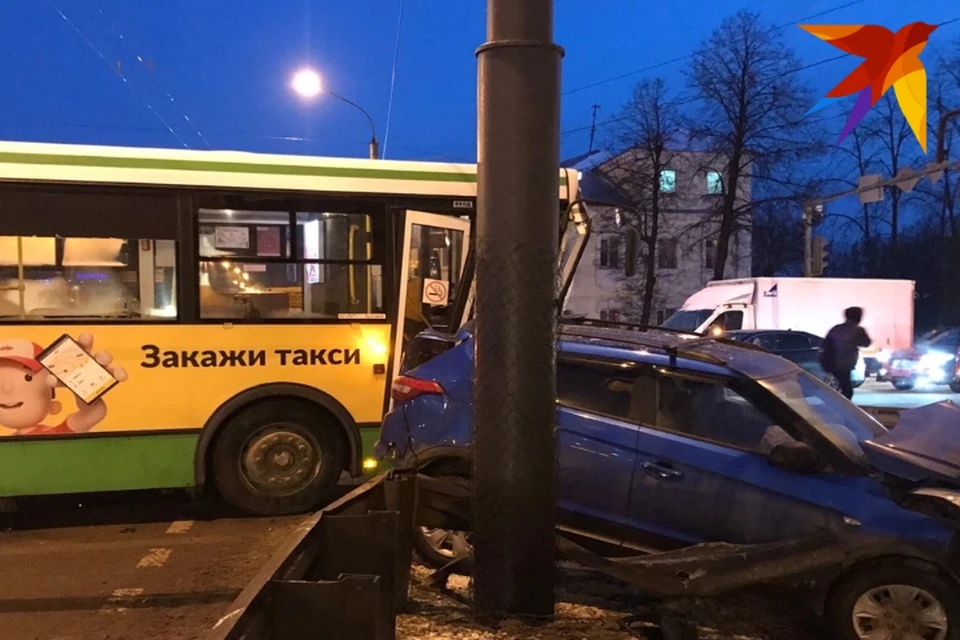 Водителя спасли выстрелившие подушки безопасности