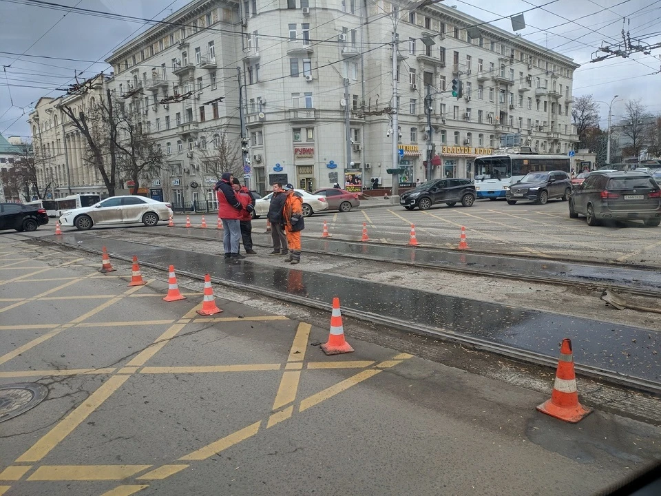 Дорожники вышли на работу неожиданно для всех. Фото: "Ростовский городской транспорт"