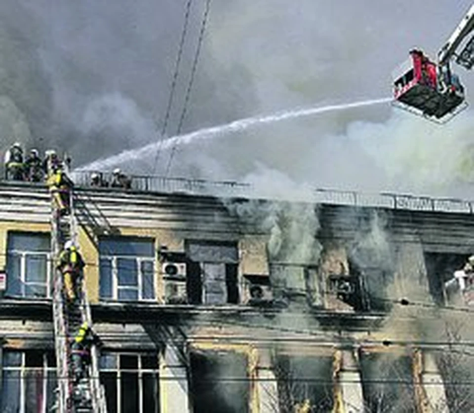 В «черный список» пожароопасных попали еще 36 зданий Москвы - KP.RU