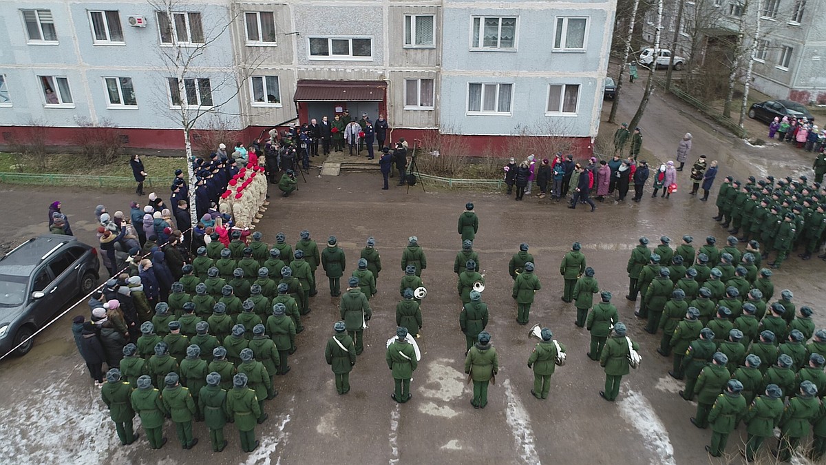 Парад для одного ветерана провели в Смоленске - KP.RU