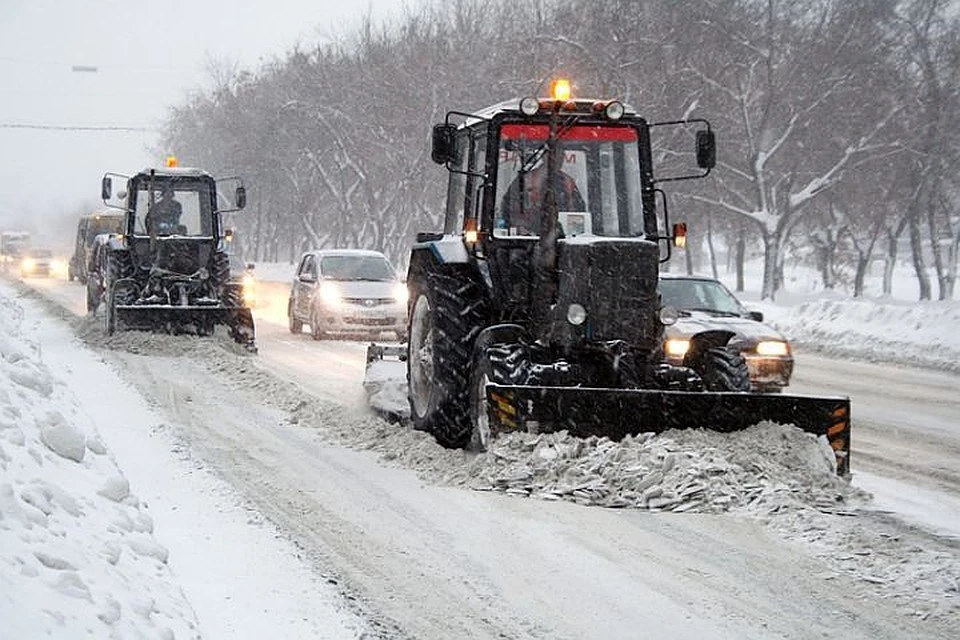 Последствия снегопада устраняют 250 единиц техники