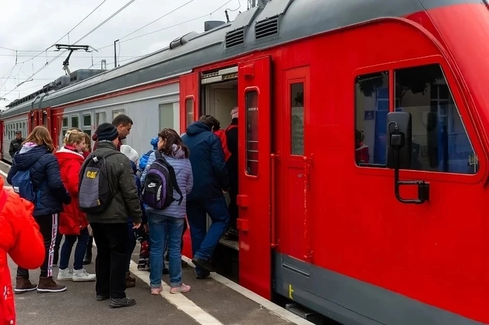 В Петербург вновь вернулись "Лыжные стрелы" после выпавшего снега.