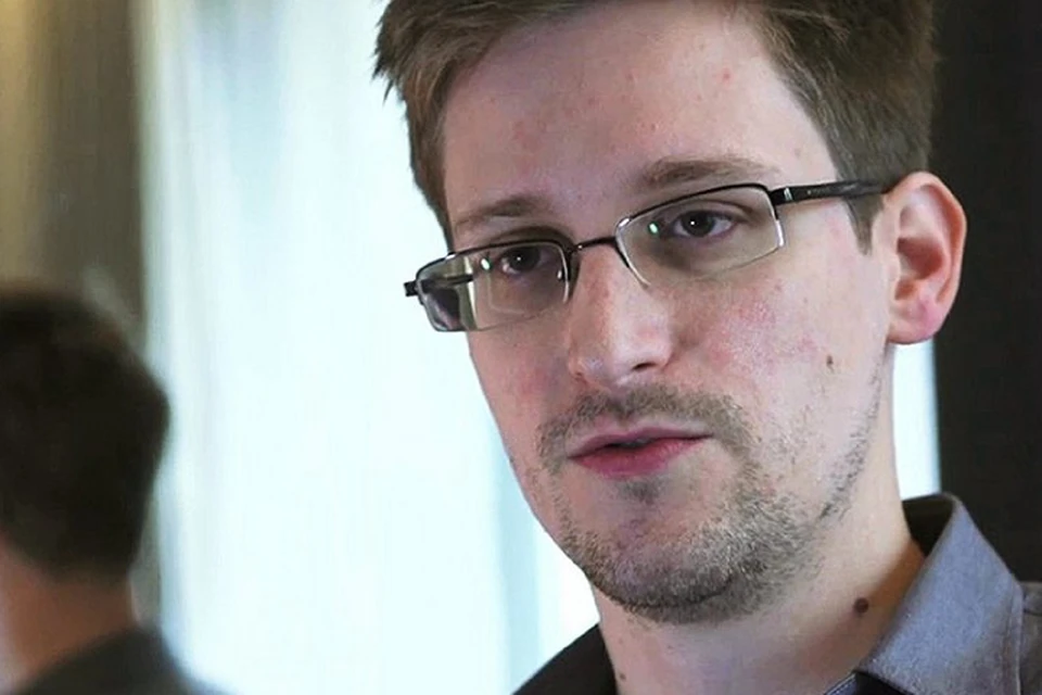 Сноуден хочет продлить вид на жительство в России