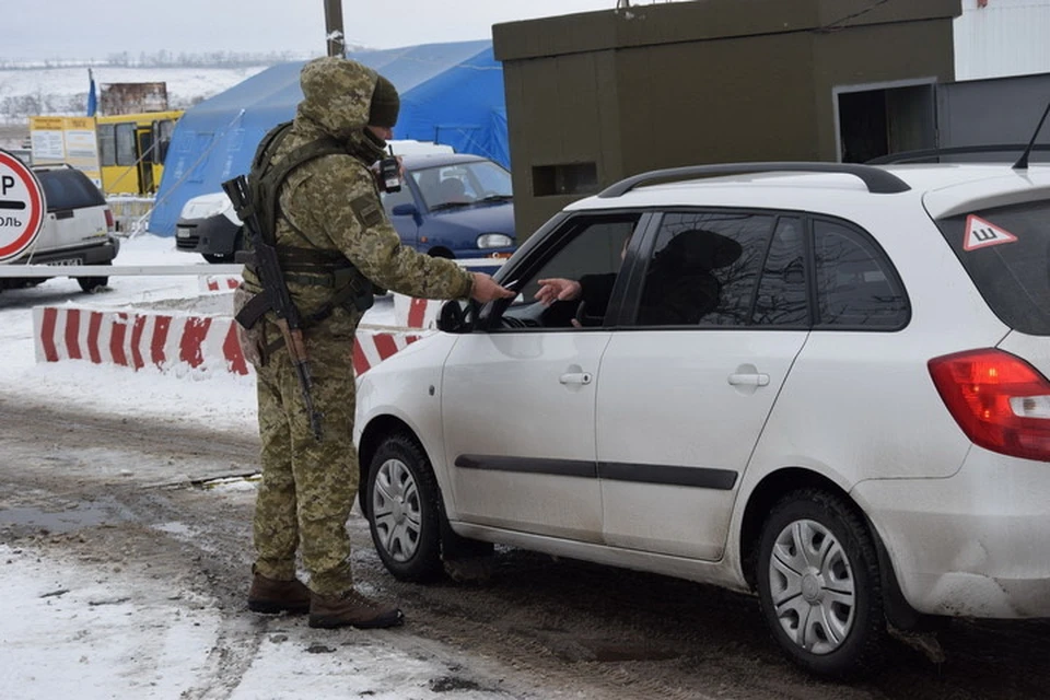 Украинские пограничники стали хитрее, и стараются напрямую не брать взятки. Фото: Госпогранслужба Украины
