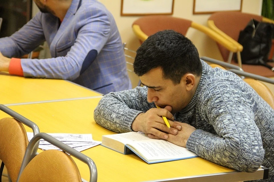 В Петербурге открылись бесплатные курсы русского языка для мигрантов / Фото: Смольный