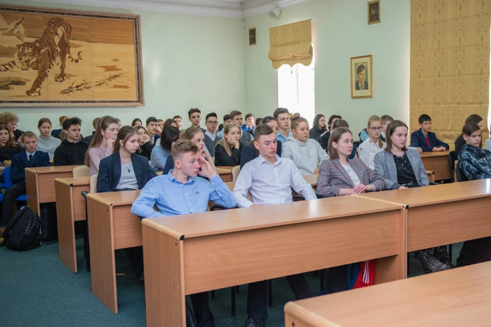 Хабаровским школьникам на Уроках Мужества рассказали о Сталинградской битве ФОТО: Дальневосточная государственная научная библиотека