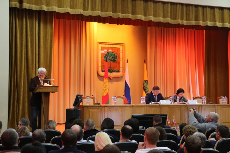 Около 200 горожан обсудили изменения в Устав Липецка