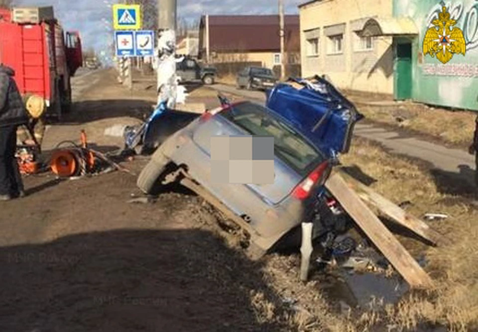 Водитель погиб до приезда медиков Фото: ГУ МЧС России по Тверской области