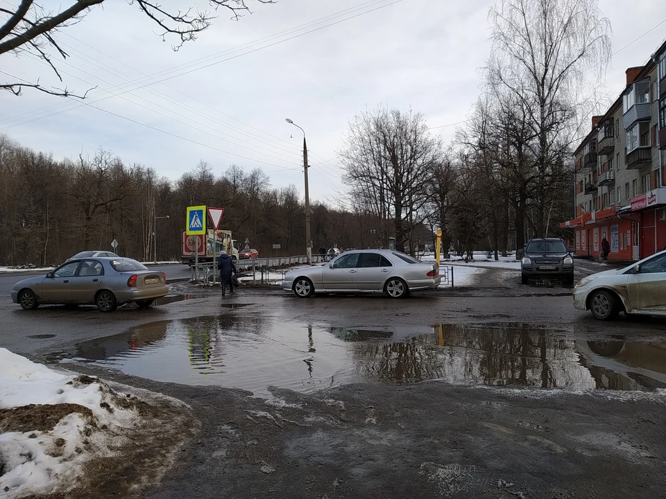 Здесь жителям Юрьевца придется ходить от подземного перехода к остановке