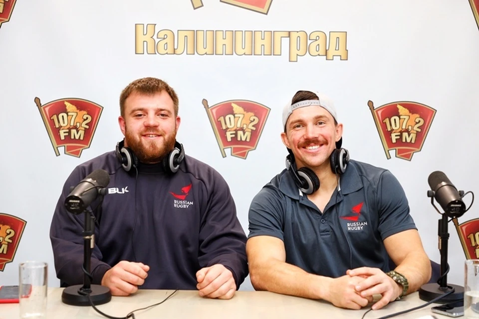 Владимир Подрезов и Василий Артемьев в студии радио "КП".