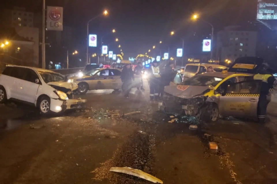 Водитель не справился с управлением и выехал на встречку.