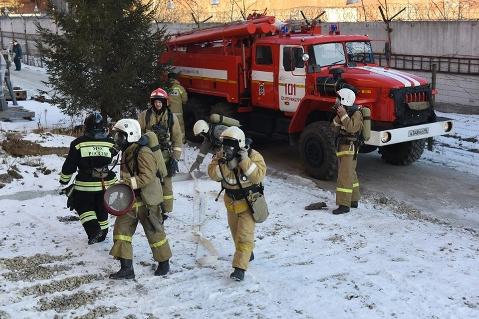 Учения прошли днем в одном из цехов ЗИКа. Фото: ГУ МЧС
