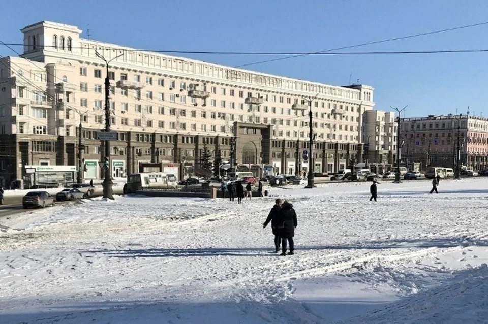 Так площадь выглядела днем в пятницу, 28 февраля. Фото: "Челябинский урбанист" vk.com