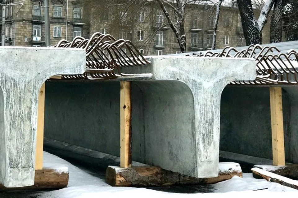 Мост через реку Абу в Новокузнецке сдадут в октябре. Фото: Сергей Кузнецов/ Instagram